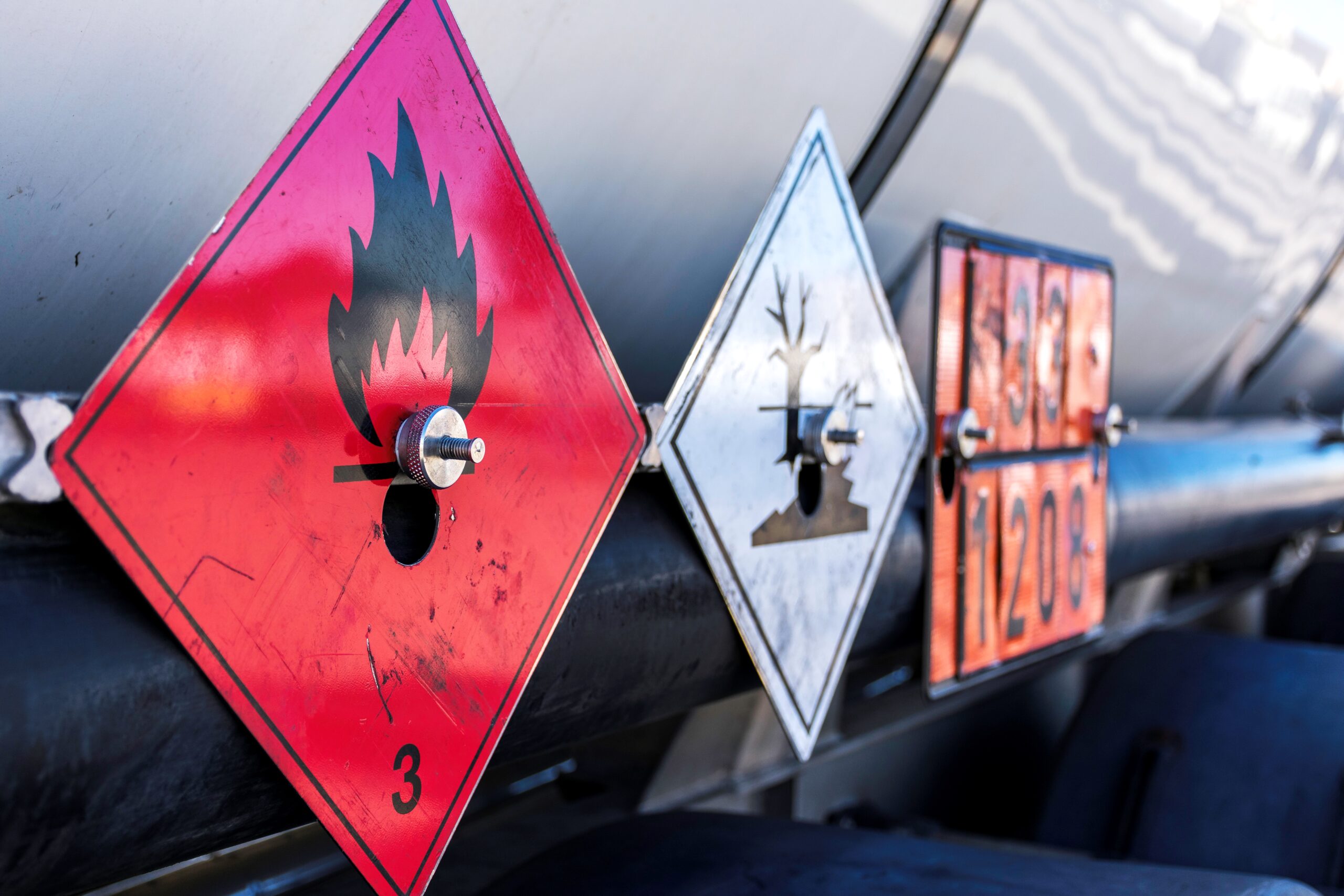 Gefahrgut ADR-Tank - Fahrschule Schmidt - Syke | Weyhe | Bassum